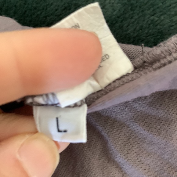 Vintage tank from the 90’s graphic tank L juniors Preowned runs small - Picture 11 of 12